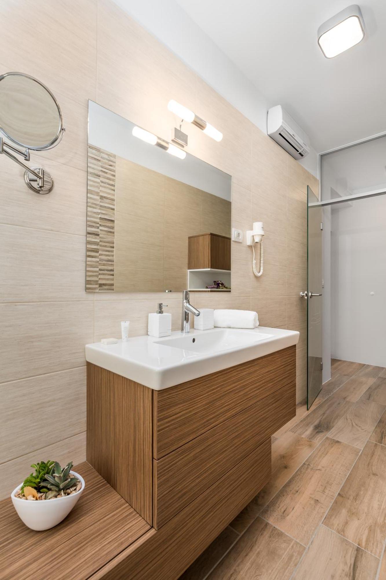 Apartments Liana Opatija Rom bilde